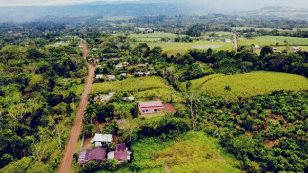 SE VENDE LOTE EN CAJÓN: 100 M DE CALLE ASFALTADA Y DOBLE SALIDA A CARRETERA PRINCIPAL in Cajón, Pérez Zeledón, San José — $34,738