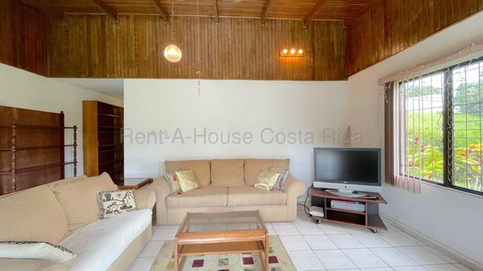 Venta de Casa Esquinera de una Planta en San Rafael de Escazú. RAH 27-632 en San Rafael, Escazú, San José — ₡ 114 000 000 - Foto 2 de 13