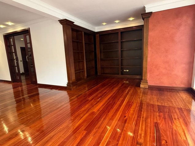 VENTA DE CASA DE LUJO COMERCIAL Y OFICINAS, SAN JOSÉ, BARRIO AMÓN en Carmen, San José — $945,000