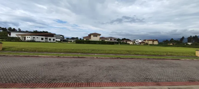 VENTA DE TERRENO EN CONDOMINIO  MADERO NEGRO, HACIENDA LOS REYES en Guácima, Alajuela — $125,000 - Foto 3 de 17