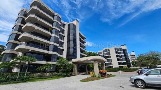 Se vende apartamento en San Rafael Escazú 26-2111 en San Rafael, Escazú, San José — $290,000