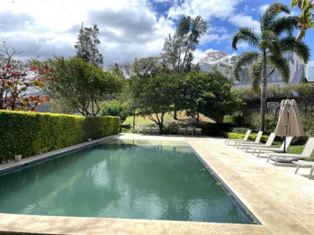 VENDO APARTAMENTO EN GUACHIPELIN DE ESCAZÚ. en Escazú, San José — $247,000