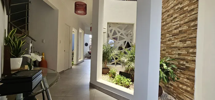 Venta de Casa en Rohrmoser, San José. en Mata Redonda, San José — ₡ 160 000 000 - Foto 2 de 20