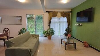 Alquilo apartamento amueblado en primer piso en Torres de Granadilla en Granadilla, Curridabat, San José — $1,190 - Foto 4 de 13