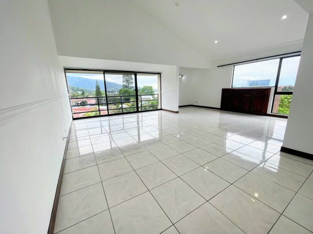 Venta de penthouse en San Rafael de Escazú en San Rafael, Escazú, San José — $245,000