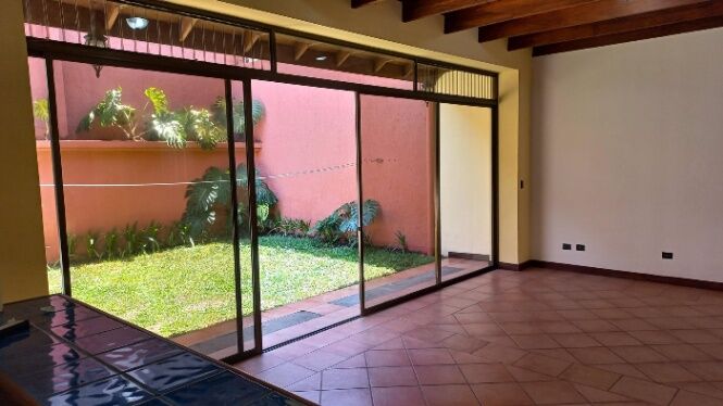 Venta de Casa en San Rafael de Heredia. RAH 25-1781 in San Josecito, San Rafael, Heredia — $250,000