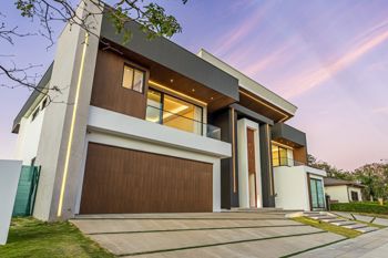 Casa Contemporánea de 5 Habitaciones para estrenar en Valle del Sol in Pozos, Santa Ana, San José — $15,000 - Photo 2 of 53
