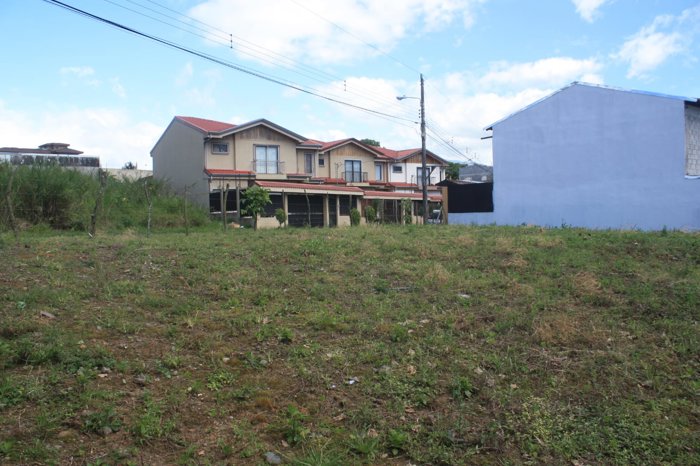 Vendo Lote en Lomas de Ayarco en Curridabat, San José — $280,000 - Foto 3 de 6