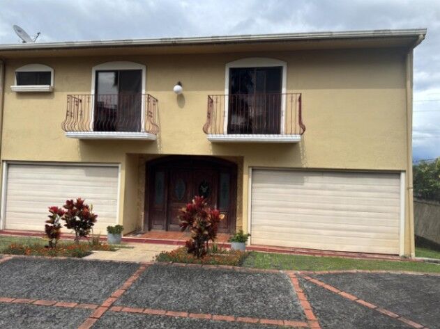 CASA EN VENTA EN SAN RAFAEL ESCAZÙ en San Rafael, Escazú, San José — $540,000