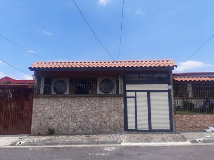Venta de Casa en Moravia, San José. RAH 24-1703 en San Vicente, Moravia, San José — ₡ 90 000 000