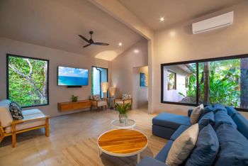 Villa de Lujo en Hacienda Pinilla con Diseño Bali y Piscina Privada in Tamarindo, Santa Cruz, Guanacaste — $1,525,000 - Photo 4 of 19