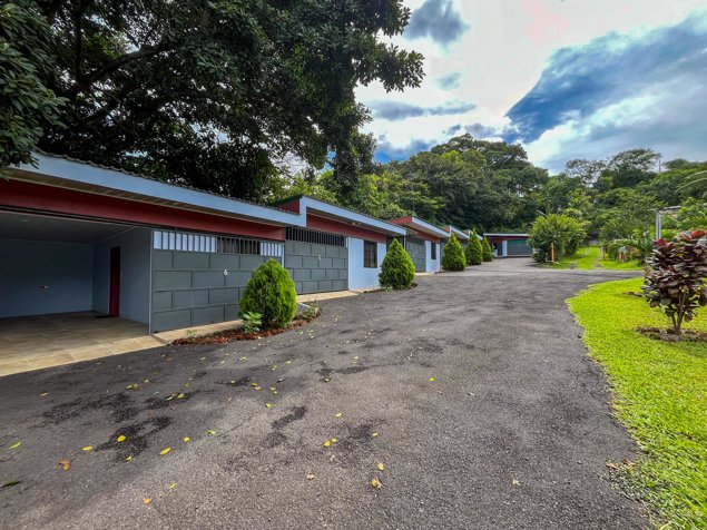 Cabin Complex for Sale in Sarchí Norte, Alajuela in Sarchí Norte, Sarchí, Alajuela — $300,000