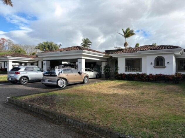 Venta de Casa en Belén-San Antonio. RAH 26-1494 en San Antonio, Belén, Heredia — $485,000