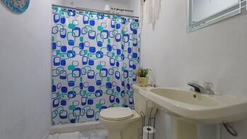 Venta de Casa en Ipis, Goicoechea. RAH 26-244 in Ipís, Goicoechea, San José — $196,000 - Photo 4 of 18