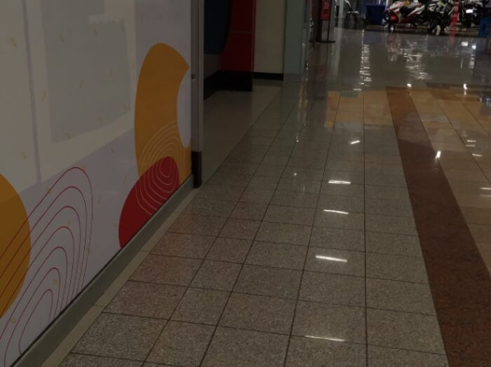 SE venden 2 locales comerciales en el MALL PASEO DE LAS FLORES in San Francisco, Heredia — $325,000