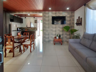 2-story House for Sale in Grecia in Mercedes, Atenas, Alajuela — $200,000 - Photo 3 of 10
