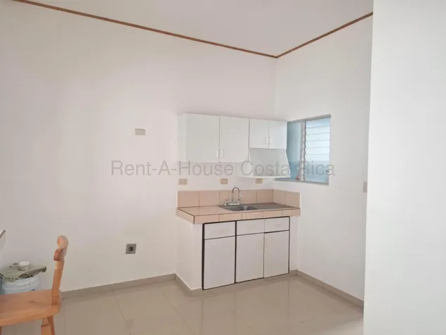 Venta de Casa en La Trinidad de Moravia con Jardín y Seguridad 24/7 #27-882 GS en La Trinidad, Moravia, San José — $230,000 - Foto 2 de 12