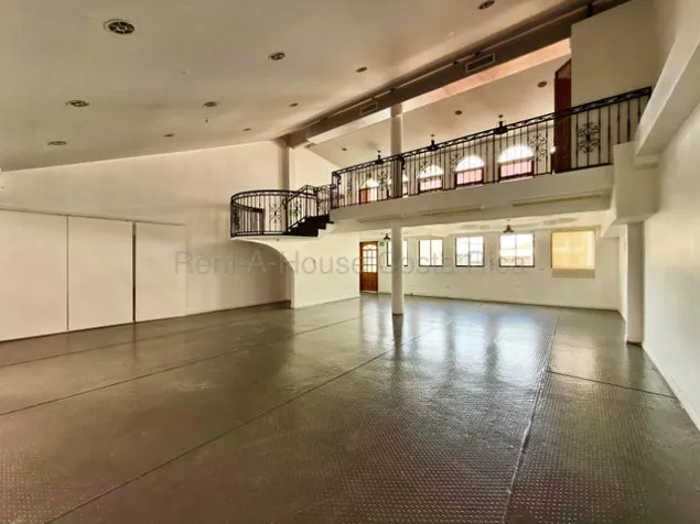 Alquiler de Amplio Local en Escazú. RAH 27-725 en San Rafael, Escazú, San José — $7,381 - Foto 3 de 17