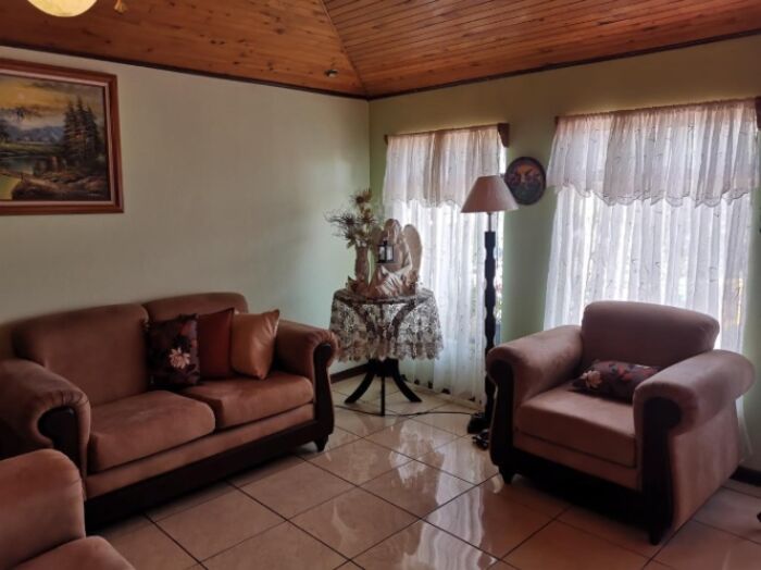 Espectacular oportunidad de vivienda en El Tejar, El Guarco, Cartago — $216,000