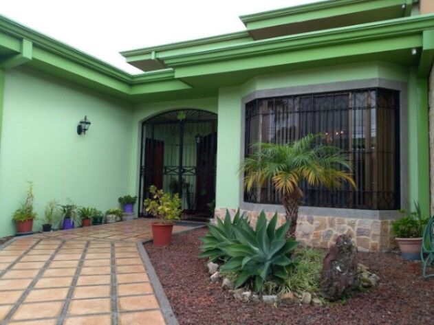 CASA EN VENTA, SAN VICENTE MORAVIA,COD#24-1726 in San Vicente, Moravia, San José — $618,000