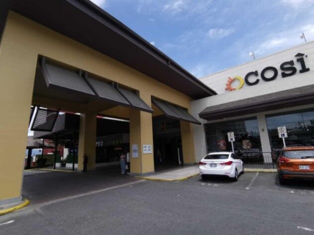 Se vende amplio local comercial en Mall Paseo de las Flores de Heredia 26-61 in San Francisco, Heredia — $325,000