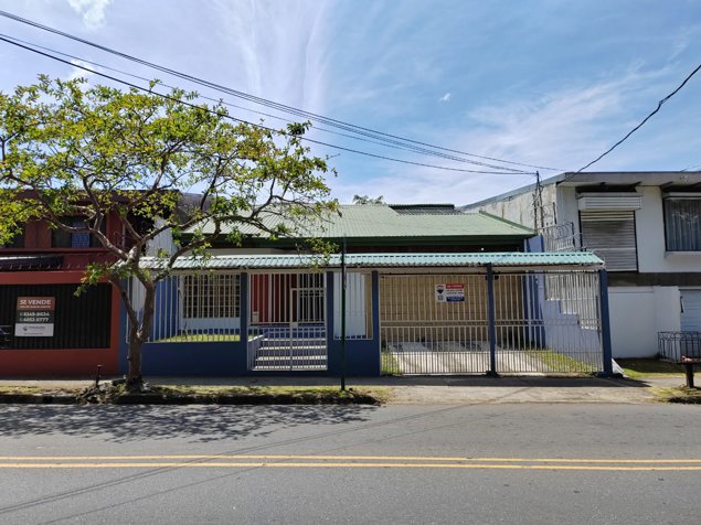 VENTA DE CASA, U OFICINAS, SAN JOSE CURRIDABAT OPORTUNIDAD INVERSION in Curridabat, San José — $390,000 - Photo 2 of 12