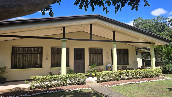 Casa en Venta en Santa Ana, Lindora. Uso Mixto. 5PVV9681311 in Pozos, Santa Ana, San José — ₡ 139 000 000 - Photo 2 of 11