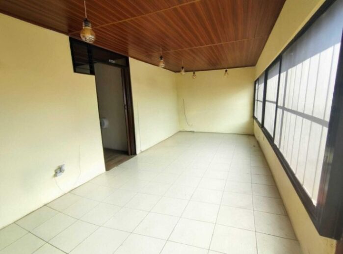 Venta de Bella Casa en Santo Domingo de Heredia / Mls. 26-1234 OFC JB en Santo Domingo, Heredia — $280,000
