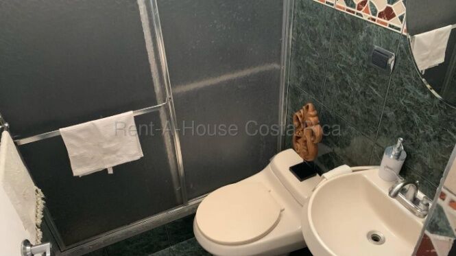 Venta de casa de uso mixto frente a la Embajada de EE. UU. #26-2252 GS en Pavas, San José — $319,000
