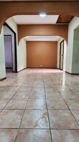 Casa en venta en Condominio Real de Castilla ubicado en Mercedes Norte de Heredia. en Mercedes, Heredia — ₡ 84 525 000