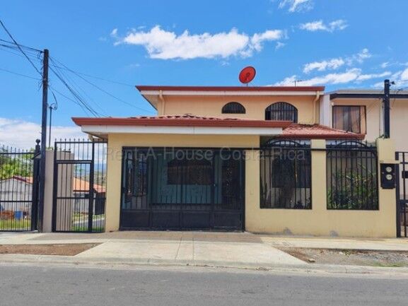 MLS-26-1677 LS VENTA CASA CON 2 APARTAMENTO SAN JOSE ALAJUELA CONTACRENOS AL # 86127562 in San José, Alajuela — ₡ 125 000 000