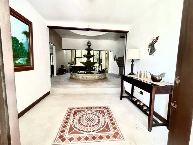 Casa en Santa Ana in Carmen, San José — $530,000 - Photo 3 of 56