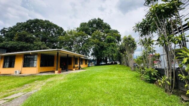 Alquiler de Propiedad Comercial/Residencial Esquinero en Belén-La Asunción, Heredia. RAH 26-837 in La Asunción, Belén, Heredia — $4,700