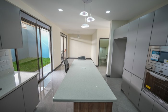 Casa para estrenar de 3 + Sala de TV Habitaciones en Tres Ríos en Tres Ríos, La Unión, Cartago — ₡ 164 000 000 - Foto 3 de 25