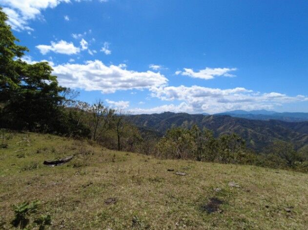 Se vende lote en Mora San José 25-1098 en Colón, Mora, San José — $2,165,120