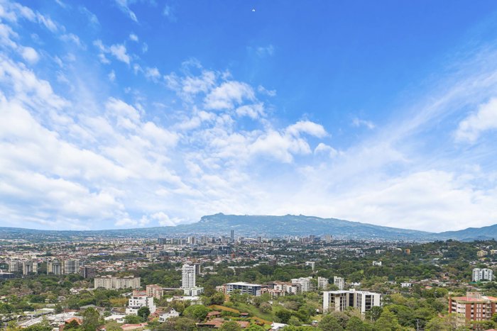 Apartamento de Lujo en Monte Plata, Escazú – 370 m² en Escazú, San José — $6,000 - Foto 3 de 33