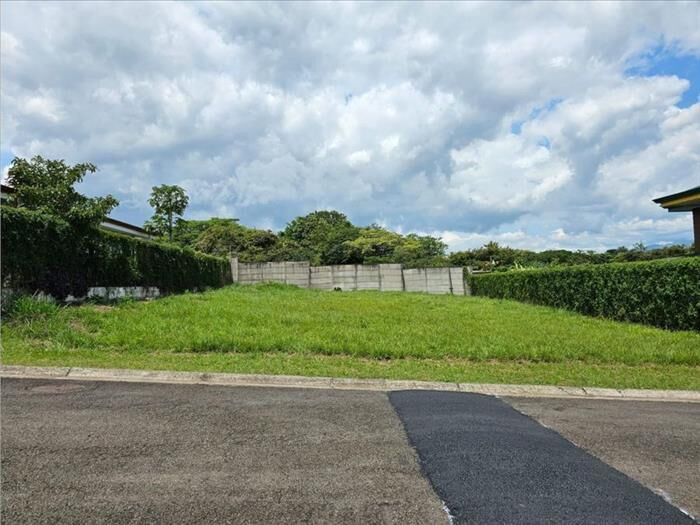 VENTA DE LOTE, ALAJUELA, LA GARITA, CONDOMINIO LOMAS DE HIDALGO in Alajuela — ₡ 52 000 000