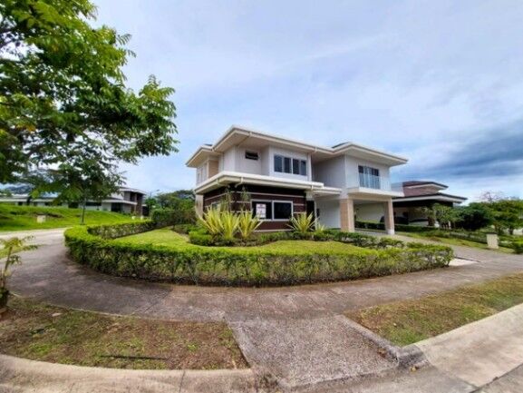Se alquila espaciosa casa con patio en San Rafael Alajuela 26-50 en San Rafael, Alajuela — $5,500