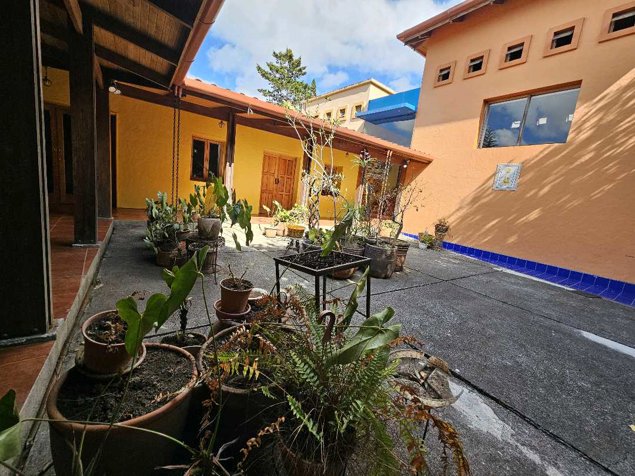 VENDO CASA EN RESIDENCIAL ALTAMONTE in Curridabat, San José — $400,000