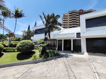 Se vende casa con piscina en Escazú San José 26-1526 en San Rafael, Escazú, San José — $1,198,000 - Foto 4 de 25