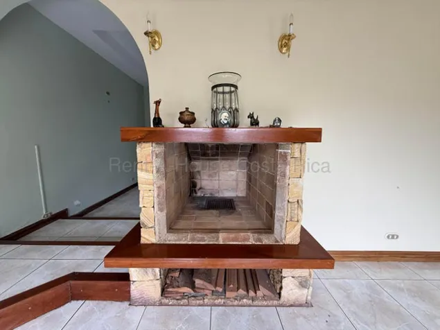 Venta de Elegante Casa en San Rafael de Heredia. RAH 27-501 en San Rafael, Heredia — ₡ 205 000 000 - Foto 3 de 18