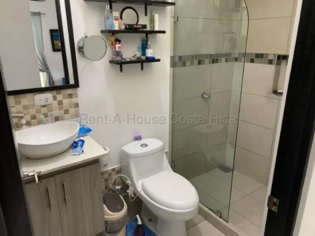 Venta de Casa Amueblada en Agua Caliente-Cartago. en Aguacaliente, Cartago — ₡ 63 000 000 - Foto 2 de 19