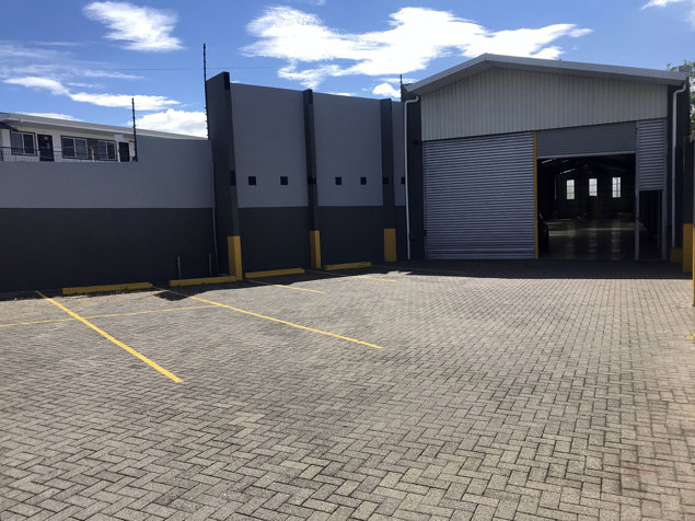Bodega en Belén de Heredia en San Antonio, Belén, Heredia — $1,500,000