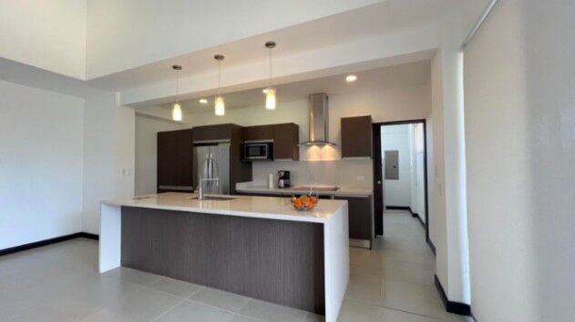 Se alquila moderno Penthouse amoblado en San Rafael Escazú 26-215 in San Rafael, Escazú, San José — $3,000
