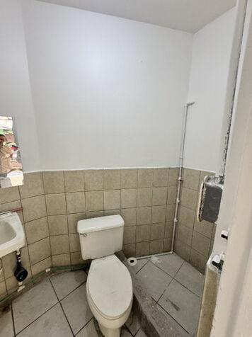 ALQUILER DE LOCAL COMERCIAL, SAN JOSE, CALLE 7. en Carmen, San José — $1,500