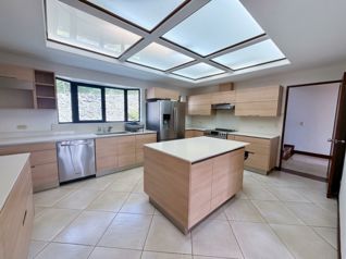 VENTA/ALQUILER Casa en condominio en Escazú | Lote de 991 m² (MJ) en San Rafael, Escazú, San José — $6,000 - Foto 2 de 15