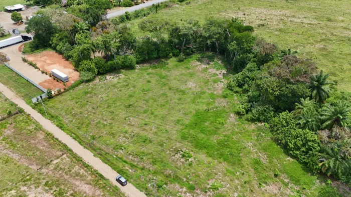 SE VENDE TERRENO LISTO PARA CONSTRUIR CON TOPOGRAFIA PLANO Y EXCELENTE UBICACION in Savegre, Quepos, Puntarenas — $99,995 - Photo 2 of 10