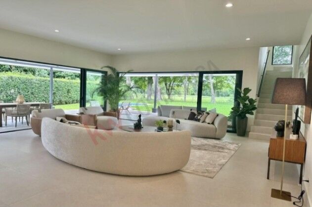 VENDO CASA DE UNA SOLA PLANTA EN SANTA ANA. in Santa Ana, San José — $1,095,000