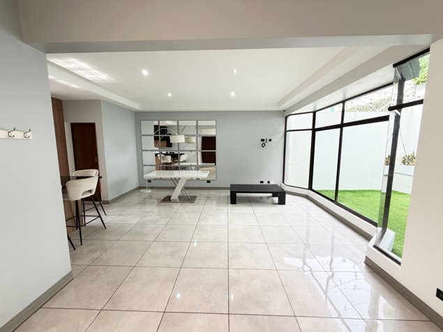 Venta casa moderna en condominio con acabados de lujo, Moravia. (FE) in La Trinidad, Moravia, San José — $235,000 - Photo 2 of 20