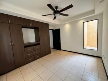 Venta de Casa en Belén, Heredia. RAH 25-1028 in San Antonio, Belén, Heredia — $250,000 - Photo 4 of 10
